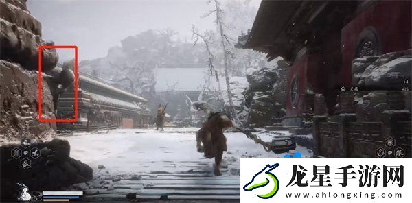 黑神話悟空亢金龍?jiān)谀?></p><p>4、接著在平臺的右前方位置，下坡繼續(xù)往院子中間移動；</p><p style=